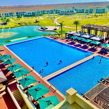Retaj Salwa Resort & Spa Ad Dawhah Esterno foto The pool at the Al-Jazair Resort