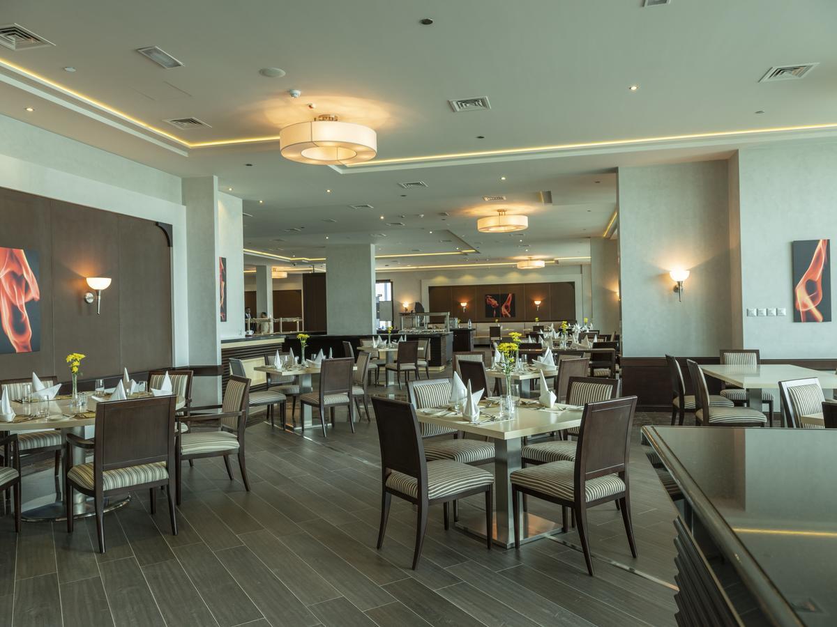 Retaj Salwa Resort & Spa Ad Dawhah Esterno foto The restaurant