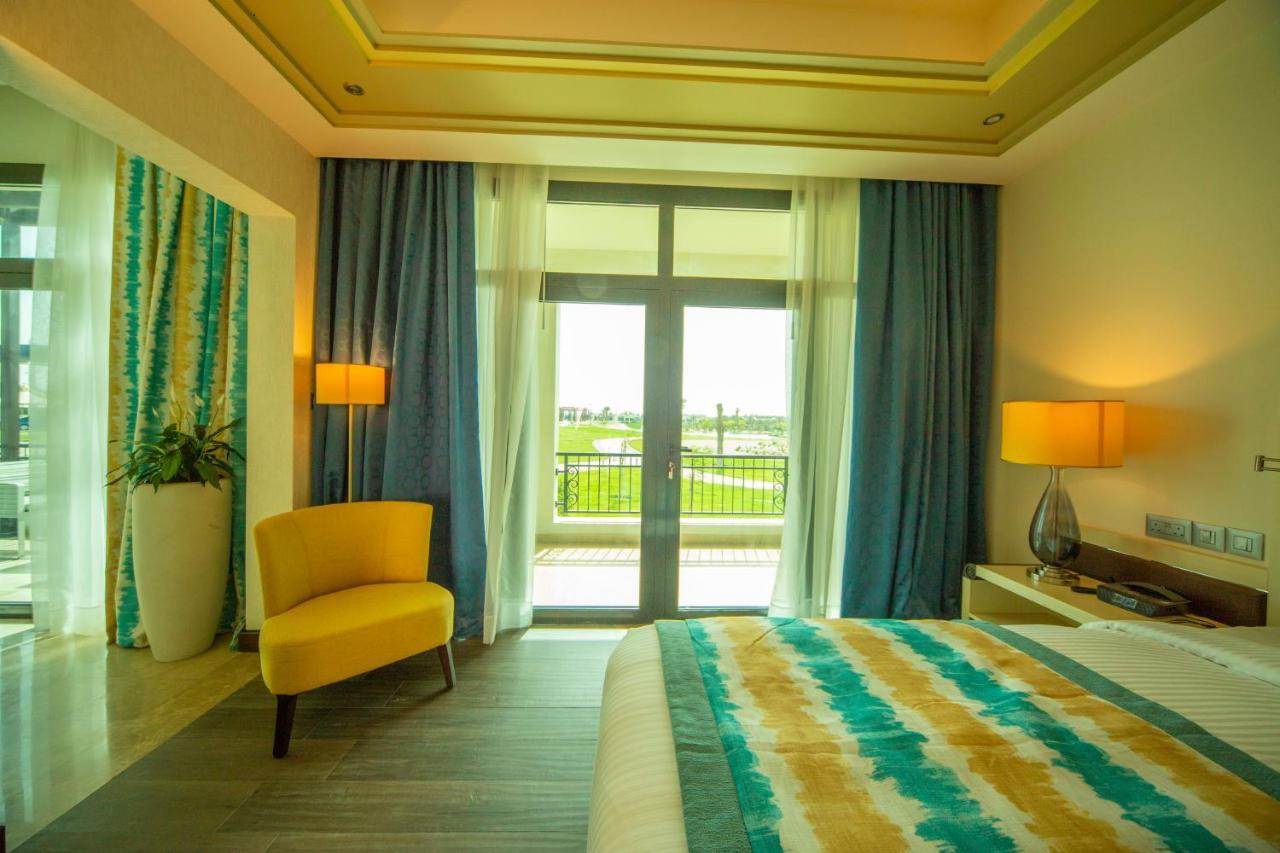 Retaj Salwa Resort & Spa Ad Dawhah Esterno foto A bedroom at the hotel