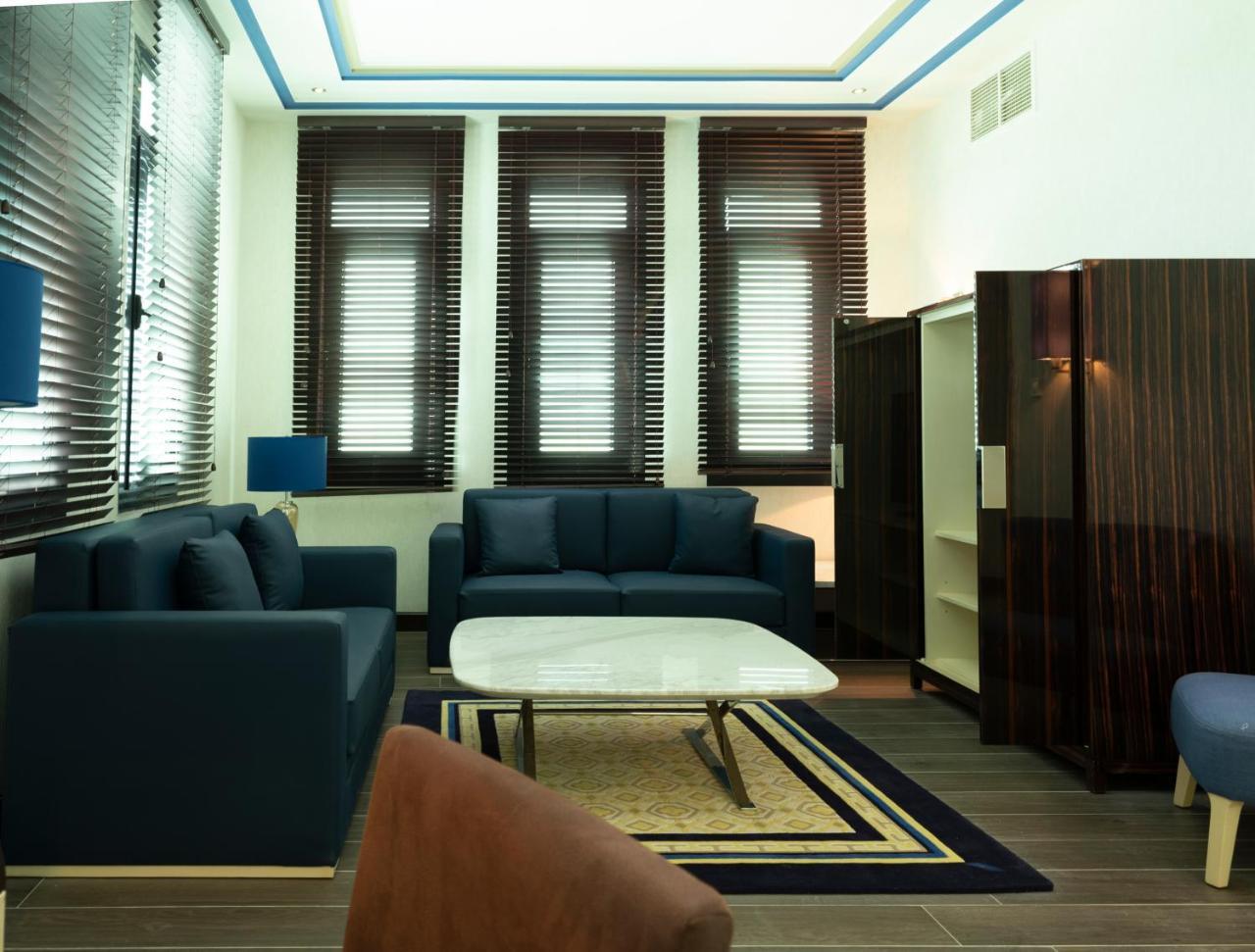 Retaj Salwa Resort & Spa Ad Dawhah Esterno foto A room in the hotel